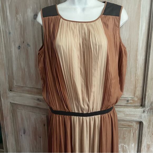 BCBGMazAzria Dress Women’s 6 NEW - Picture 3 of 11